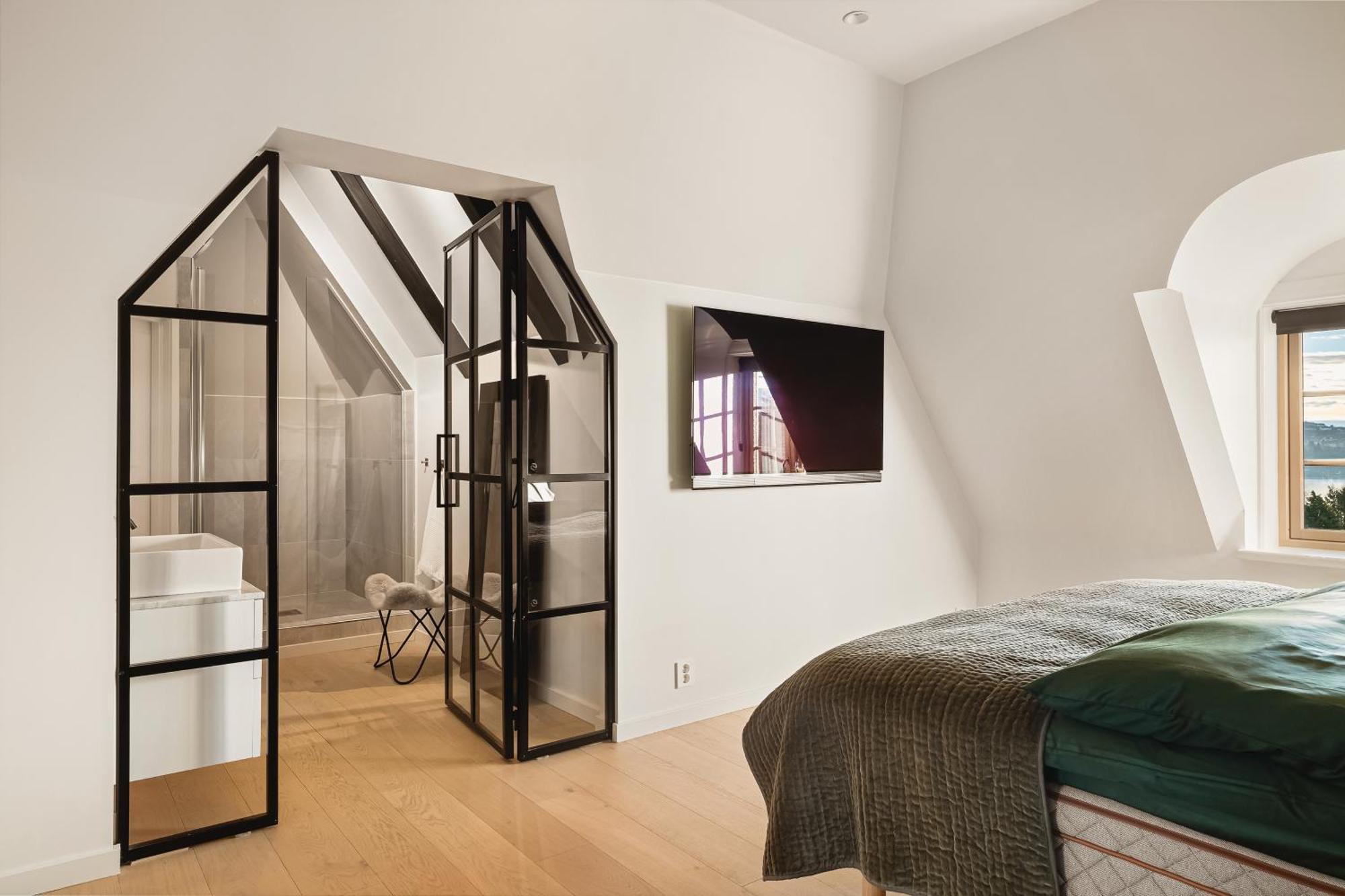 Exclusive - Scandinavian Luxury At Its *